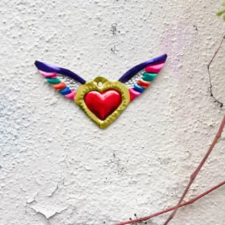 Ex-voto heart wings